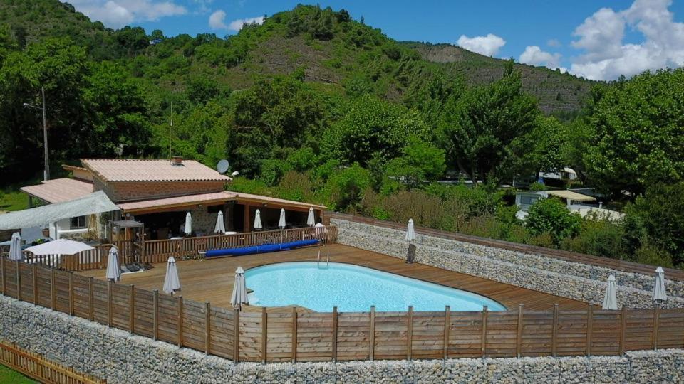 Camping Du Bourg Дин Ле Бен Екстериор снимка