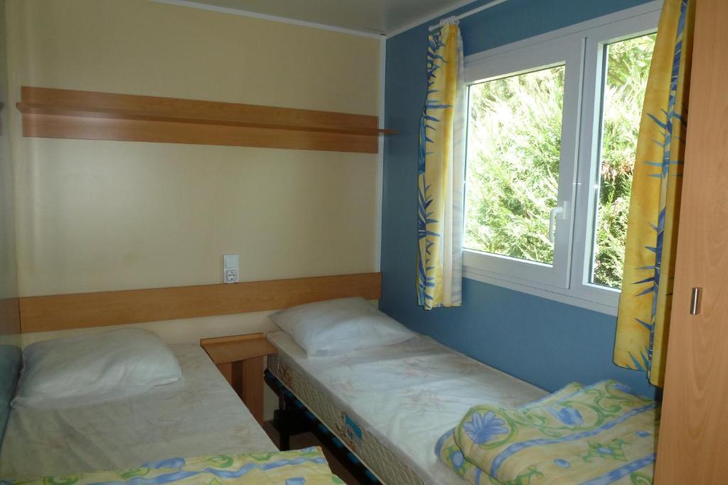 Camping Du Bourg Дин Ле Бен Стая снимка