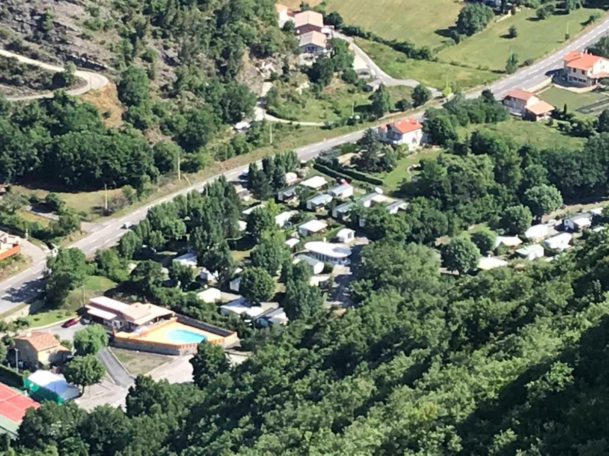 Camping Du Bourg Дин Ле Бен Екстериор снимка