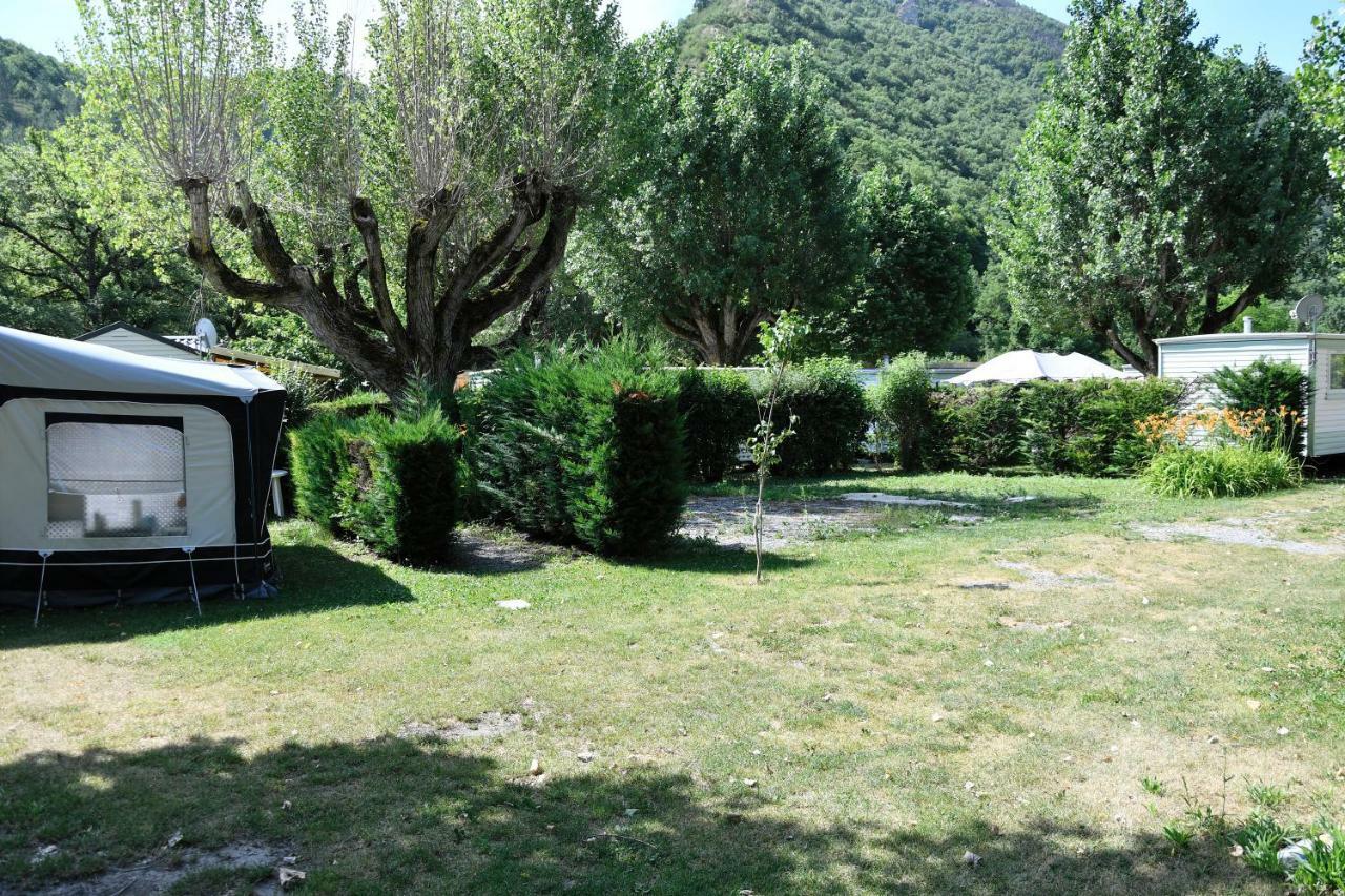 Camping Du Bourg Дин Ле Бен Екстериор снимка
